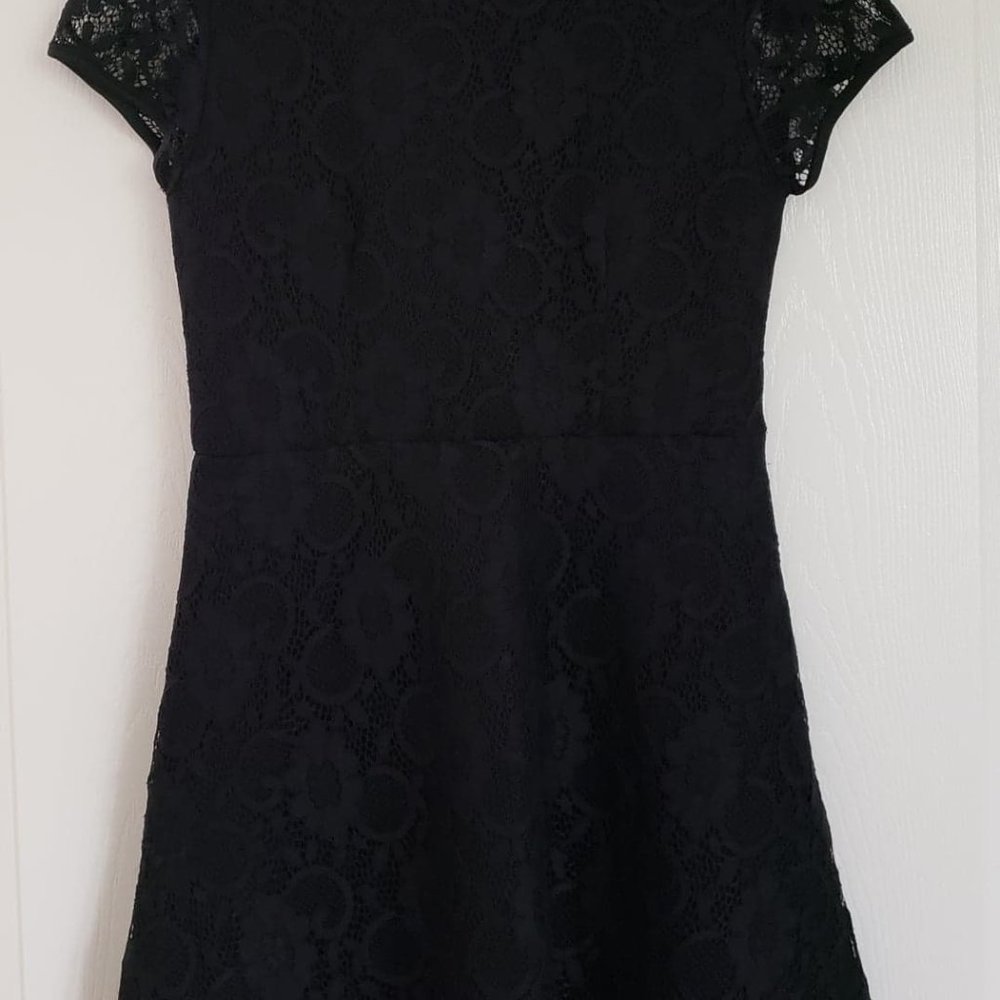 Forever 21 lace dress (Black) Size M